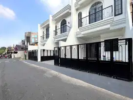 Dijual rumah brand new di Cawang Otista