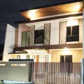 RUMAH BARU DUA LANTAI SIAP HUNI DENGAN KONSEP MODERN MINIMALIS DI PURI