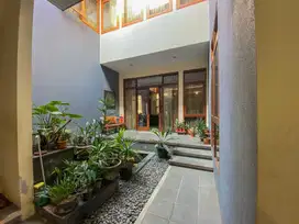 Rumah Mewah strategis Turangga 2 lantai dijual cepat dekat Horison