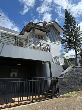 Termewah Sih Ini di Ujung Berung