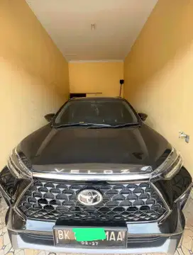 Toyota veloz hitam