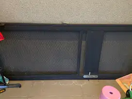 Pintu Besi Hitam