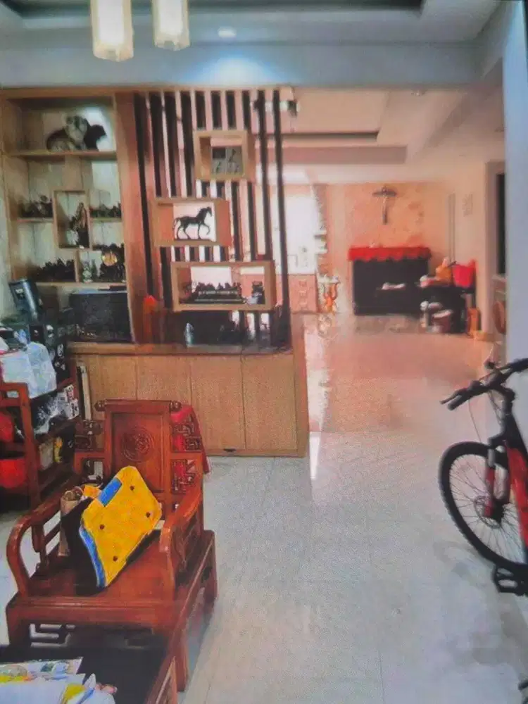 Dijual rumah citra 3  boulevard Kt4 3lantai rapi siap huni
