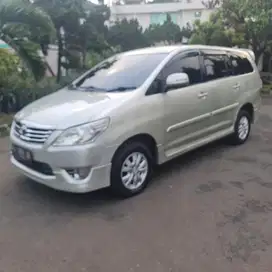 Toyota Kijang Innova 2012 Bensin