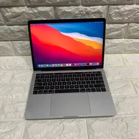 Jual Murah MACBOOK PRO 2016 Core i7 RAM 16GB SSD 512GB 15 RA-RTV