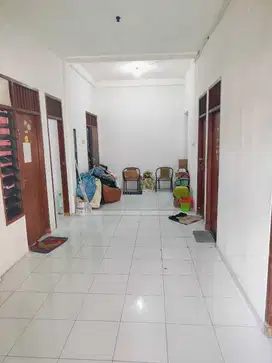 Rumah Kos Tengah Keramaian di Jl. Anggrek Semarang