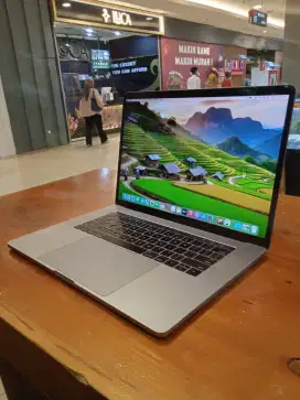 Macbook Pro Retina 15 inch , 2016