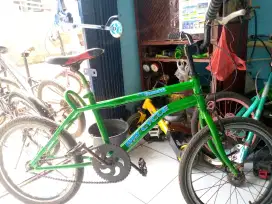 Sepeda BMX UK 20