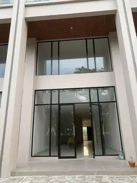 Nol Jalan Raya MERR, Ruko 4 Lantai The Avenue, siap pakai, strategis