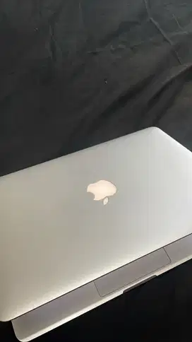 Jual laptop bekas macbook pro 2015
