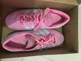 SEPATU ADIDAS HUMBURG