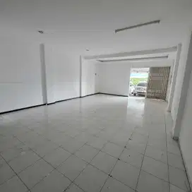 Disewakan Ruko Siap Pakai Usaha Kantor Singgasana Pradana Bandung Kota