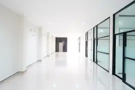 GEDUNG PERKANTORAN LOKASI STRATEGIS DI CILANDAK JAKARTA SELATAN