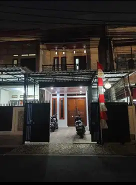 DiJual Rumah dipinggir Jalan utama Jagakarsa Jakarta Selatan