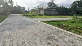500 METER KAMPUS UII DAN STIKES KALIURANG: Tanah Jogja Prospek Kost