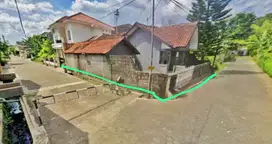 Tanah dam rumah mkmjali dekat parkiran sangat strategis