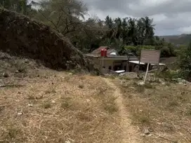 Tanah di mong Dekat central Kuta Mandalika Lombok. Cocok untuk villa