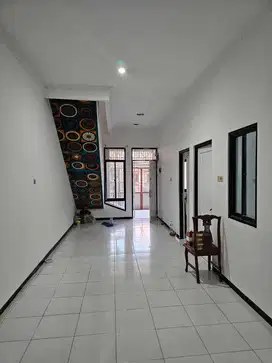 Rumah 4 lantai Poris Indah, cluster, siap huni, bisa KPR