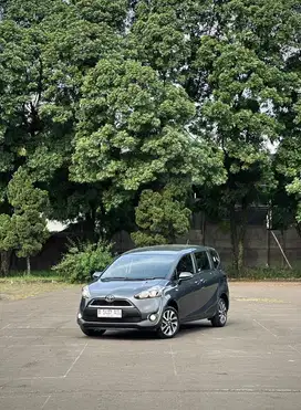 Toyota Sienta 1.5 V 2020/2018