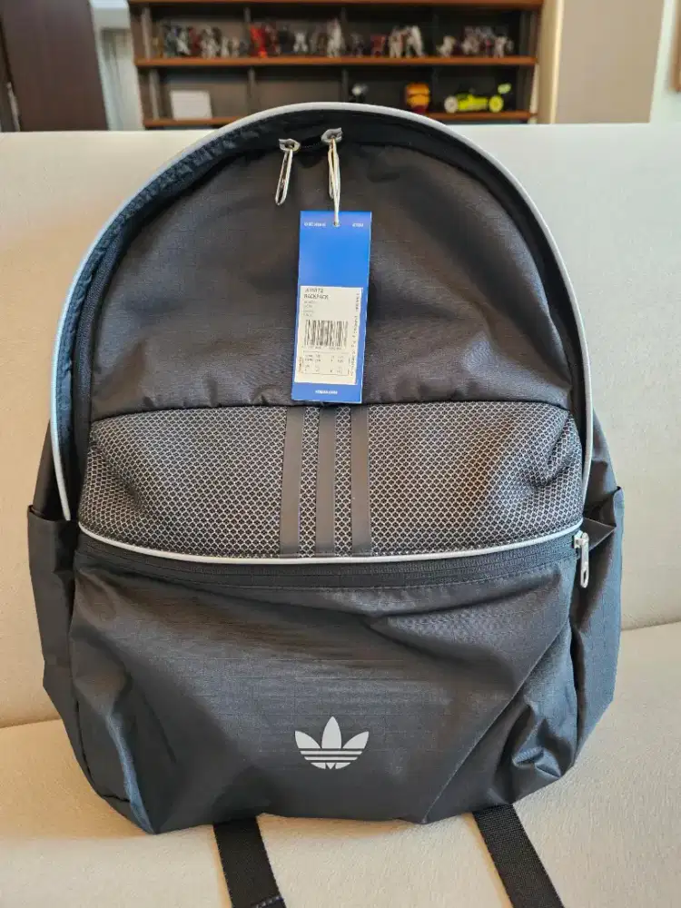 Original Adidas backpack (tas / asli)