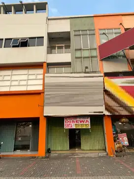 Disewa Ruko 3 Lt di Boulevard Utama Gading Serpong