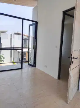 Di Jual Rumah 2 Lantai Essence Lippo Karawaci