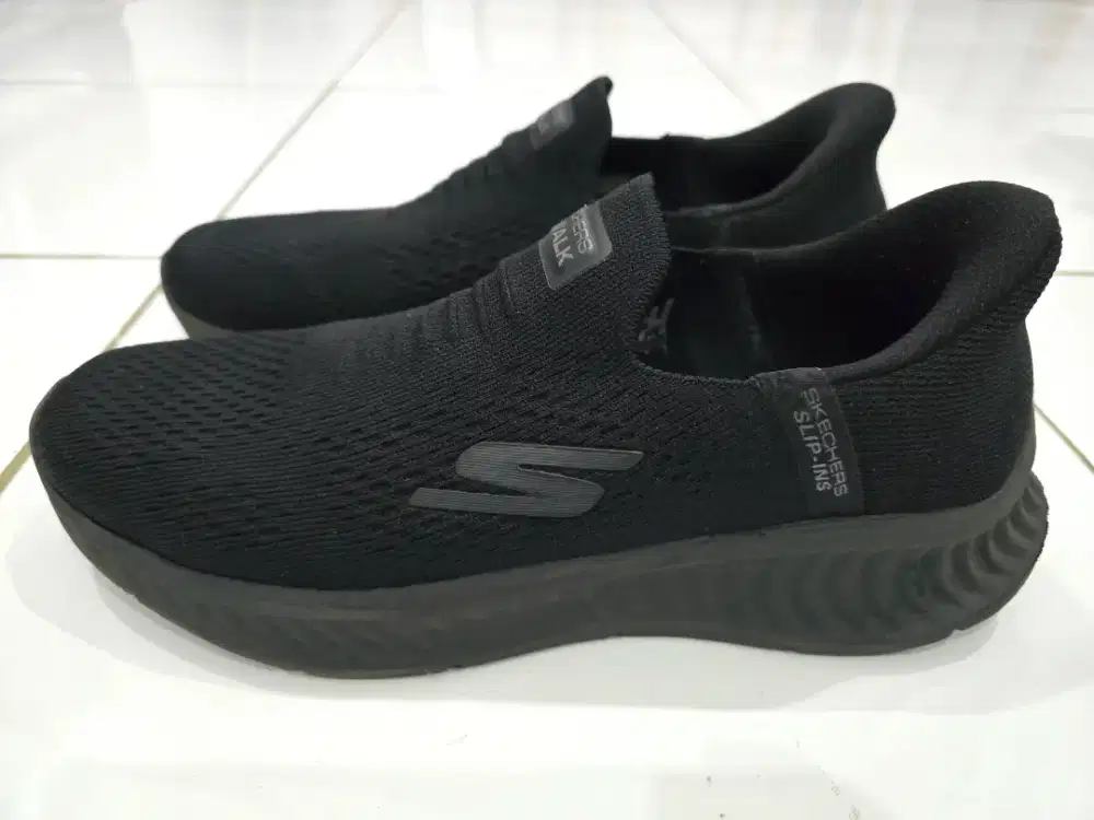 Sepatu Skechers Go Walk Now-Sauntered