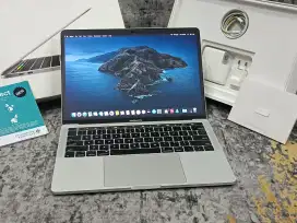 MacBook Pro TouchBar 13 2017 Core i5 8GB 256GB Fulset iBox Like New