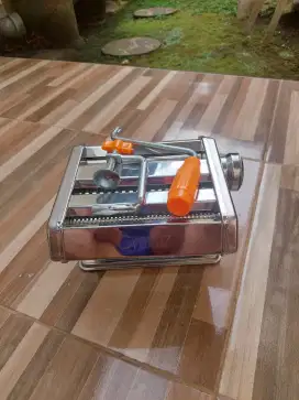 Gilingan Pembuat Mie