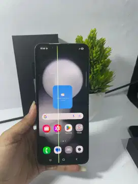 SAMSUNG Z FLIP 5  RAM 8/256GB ORIGINAL SEIN NORMAL 

TAMPILAN MEWAH