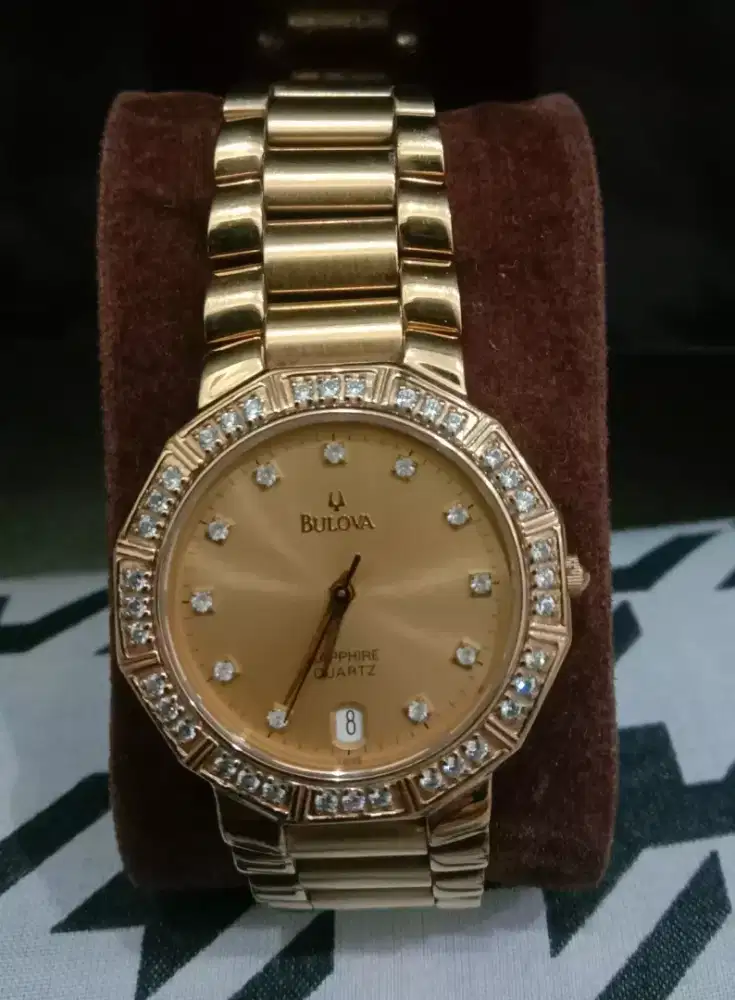 Bulova Quartz Bekas