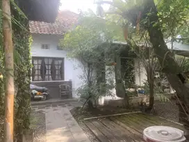 Rumah strategis di sayap jalan Riau Bandung