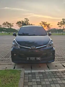 Xenia R Deluxe 2012 MT
