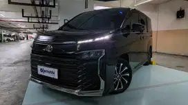 TDP 21JT Toyota Voxy 2.0 Bensin-AT Hitam 2022