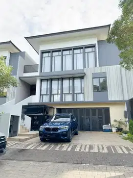 Jarang ada. Rumah mewah Navapark Lakewood BSD