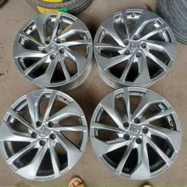 Velg original OEM Nissan Xtrail ring 18 pcd 5x114,3 4pcs