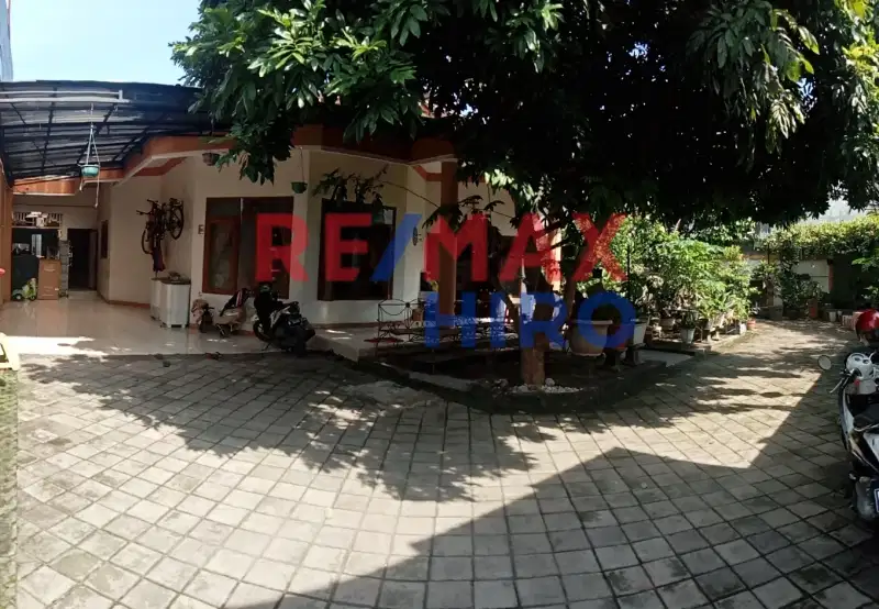 Dijual Rumah Halaman Luas Asri Jatimakmur Bekasi