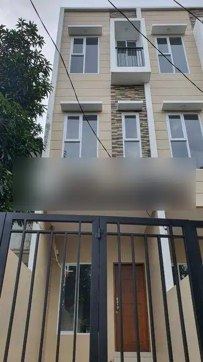 RUMAH BARU BAGUS BEBAS BANJIR 3 Lantai SHM