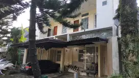 Rumah 1 lantai nyaman asri ditengah hutan pinus di Sentul City