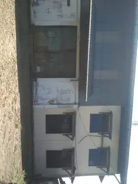 Kalianak. jalan utama. Gudang siap pakai