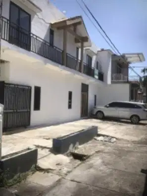 Dijual Rumah Kost Bangunan Baru Lokasi Strategis di Ketintang Surabaya