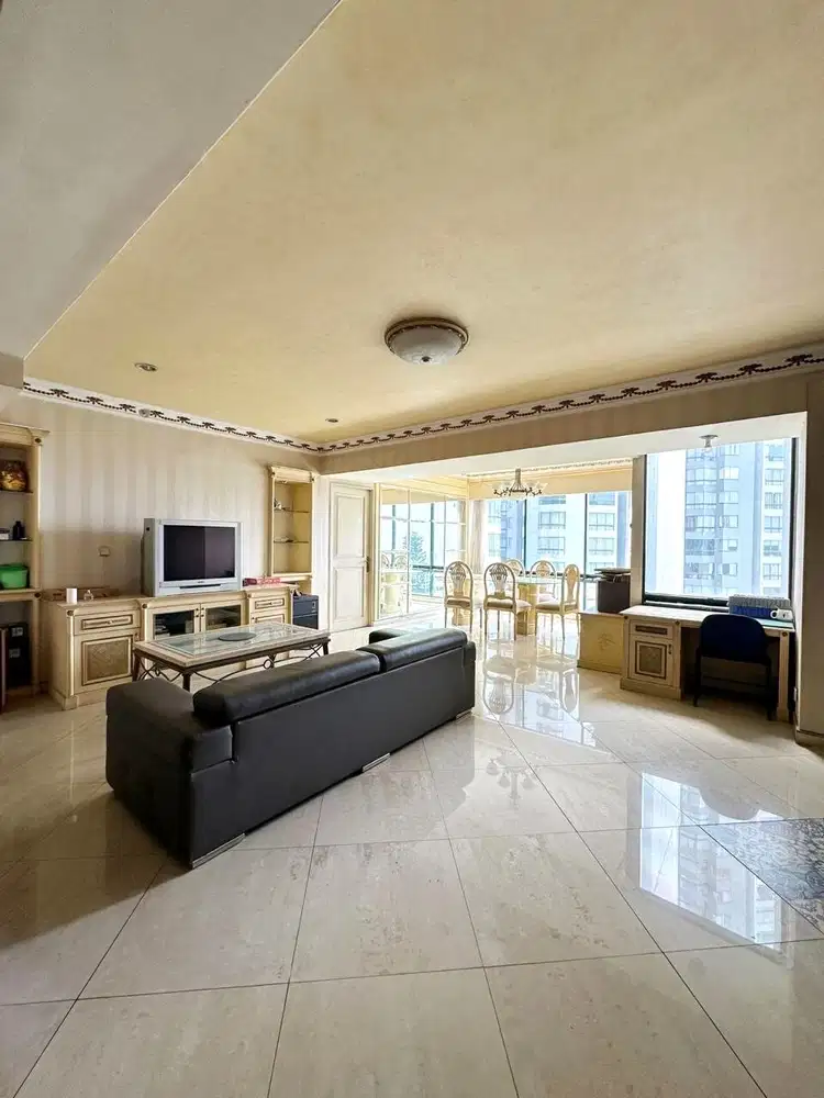 Termurah! Unit Langka di Apartemen Taman Anggrek 3BR 176m2 Sudah Renov