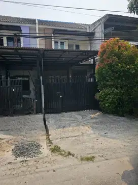 Rumah  Taman Royal Tangerang strategis dekat bandara & stasiun