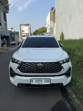 Km 4000 Toyota Zenix G 2024 AT antik