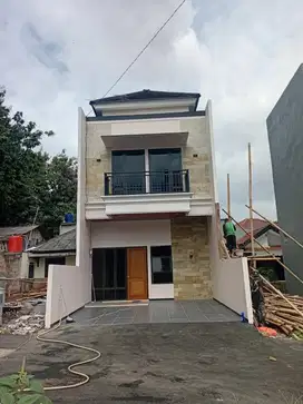 Rumah 2 lantai 2kt 2km 2 mobil parkir harga 775 juta murah jakarta