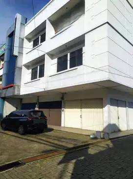 Ruko Gandeng 3 Dijual Cepat Di Jl. Margonda Depok