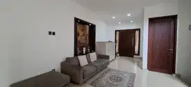 DIJUAL RUMAH MURAH 2 LANTAI SIAP HUNI DI CLUSTER DEPAN KOTA WISATA!