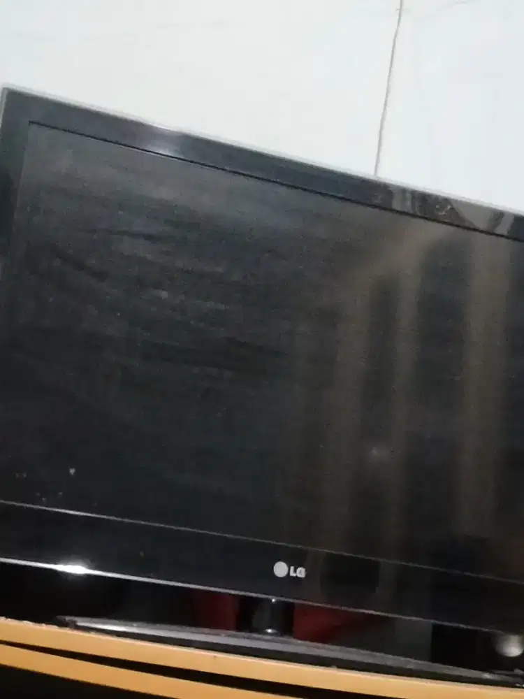 Televisi LG dijual