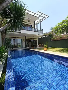 RUMAH LUX MODERN KOLAM RENANG PRIBADI AREA CIUMBULEUIT BANDUNG UTARA