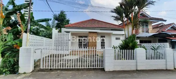RUMAH CANTIK DAN TANAH LUAS SIAP HUNI KEMUNING SUMATERA SELATAN